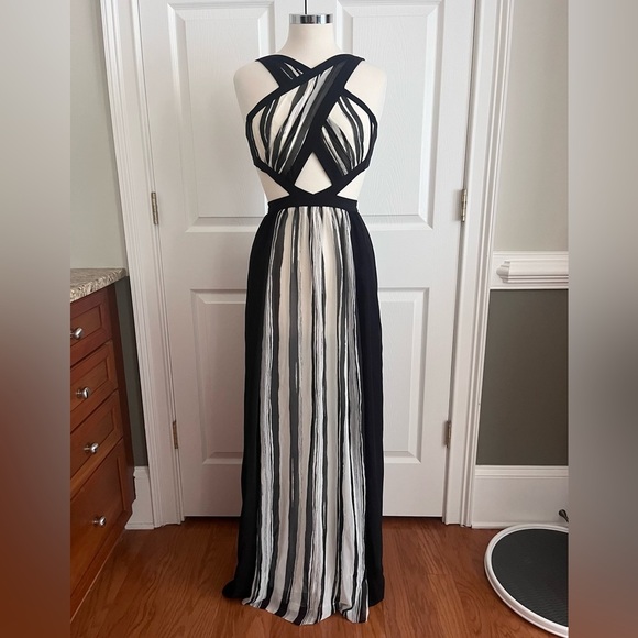 BCBG MaxAzria Cutout Malgosia Formal Evening Gown - Picture 6 of 11